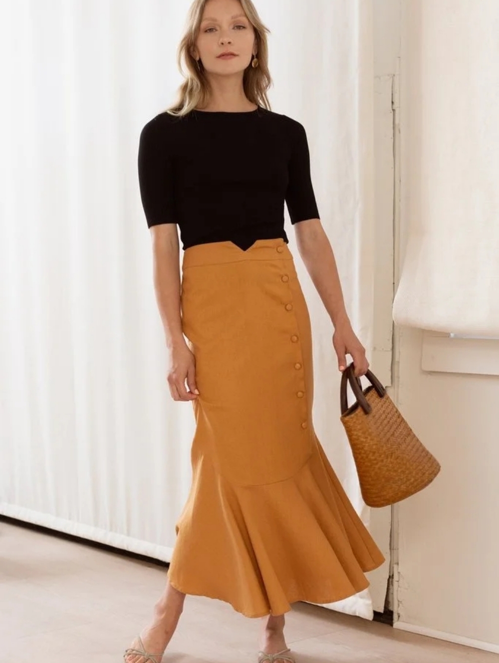 Modern Citzen Lois Skirt High-Waist Mustard Button-Accent Mermaid Skirt Medium